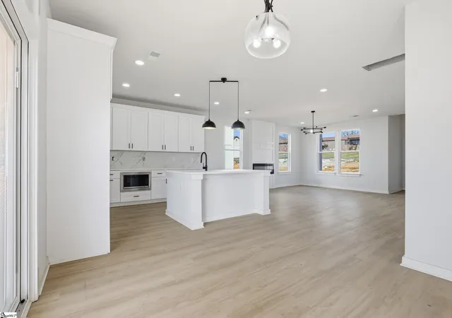 Photo 3 of Single family home for sale at 166 Buncombe St, Woodruff, SC 29388 | MLS# 1584475 | Listing updated on 2026-08-30