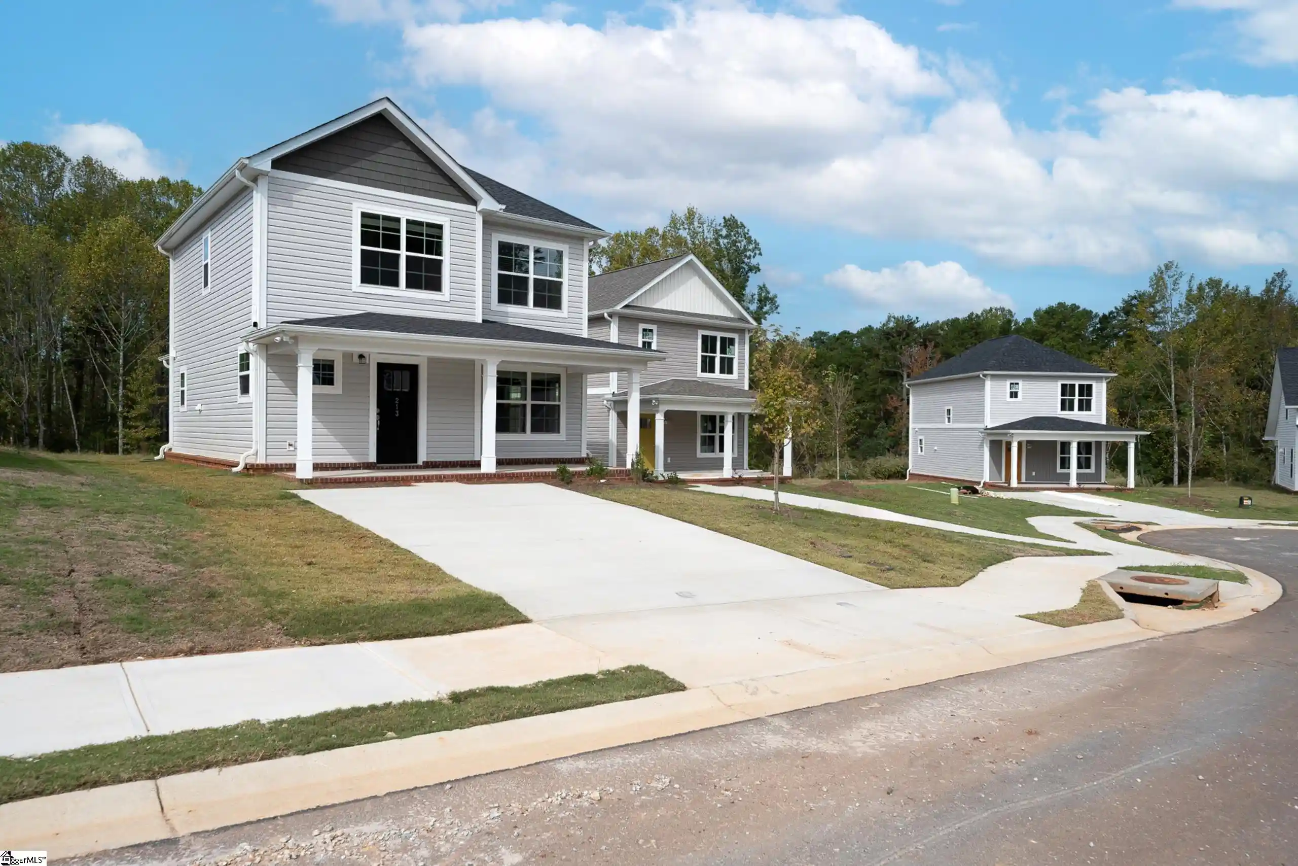 Photo 1 of Single family home for sale at 213 Waltham Ct, Greenville, SC 29617 | MLS# 1607082 | Listing updated on 2026-10-19