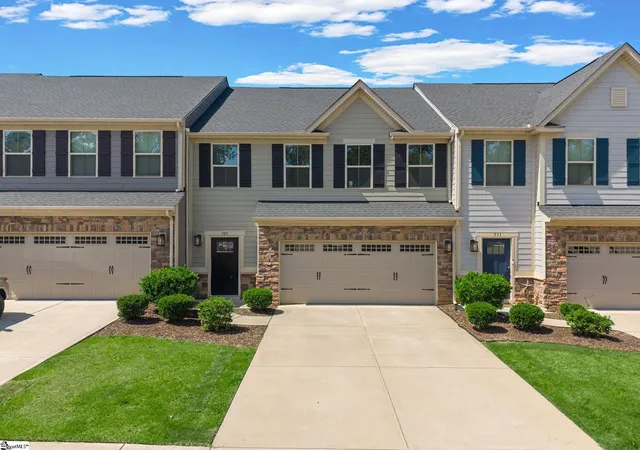 Photo 2 of Townhouse for sale at 509 Martin Creek Dr, Simpsonville, SC 29680 | MLS# 1598187 | Listing updated on 2026-08-27