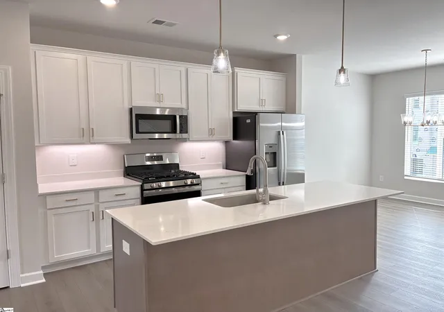 Photo 3 of Townhouse for sale at 21 Pikewood Ln, Greenville, SC 29607 | MLS# 1599131 | Listing updated on 2026-07-31