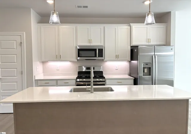 Photo 4 of Townhouse for sale at 21 Pikewood Ln, Greenville, SC 29607 | MLS# 1599131 | Listing updated on 2026-07-31
