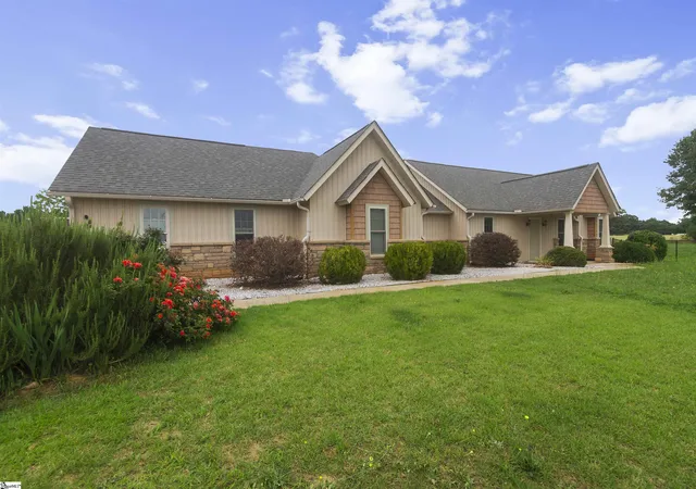 Photo 3 of Sale Pending at 2900 Hwy 187 South, Anderson, SC 29624 | MLS# 1595479 | Listing updated on 2026-09-16