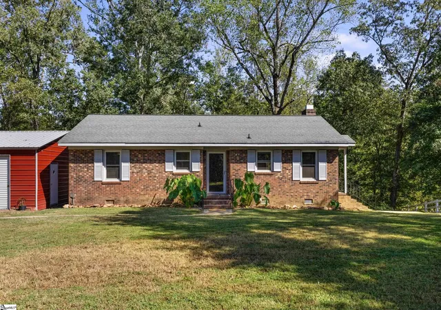 Photo 2 of Single family home for sale at 1120 Saluda Lake Rd, Greenville, SC 29611 | MLS# 1572250 | Listing updated on 2025-10-15