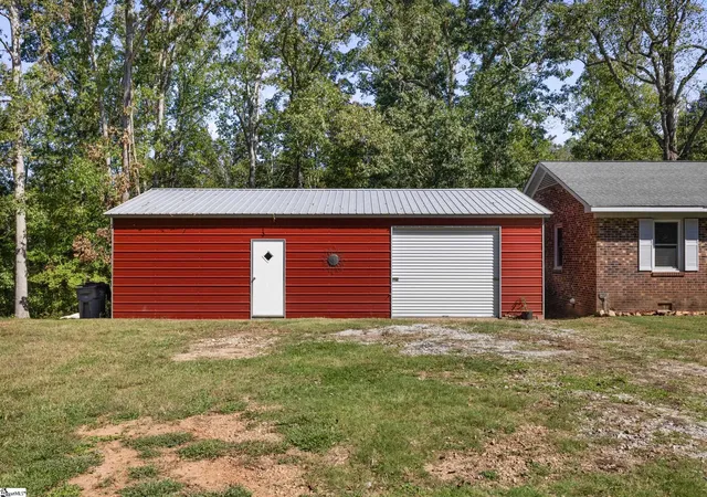 Photo 3 of Single family home for sale at 1120 Saluda Lake Rd, Greenville, SC 29611 | MLS# 1572250 | Listing updated on 2025-10-15