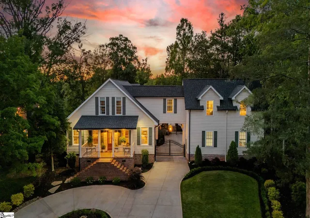 Photo 3 of Single family home for sale at 408 W Faris Rd, Greenville, SC 29605 | MLS# 1592112 | Listing updated on 2026-09-08