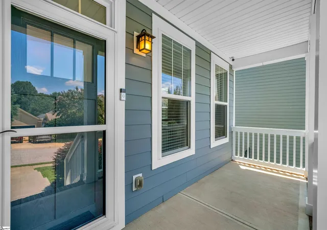 Photo 2 of Single family home for sale at 204 Maitland Dr, Greenville, SC 29617 | MLS# 1599482 | Listing updated on 2026-08-27