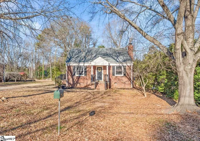 Photo 2 of Single family home for sale at 712 Florence St, Gaffney, SC 29340 | MLS# 1579642 | Listing updated on 2026-08-10