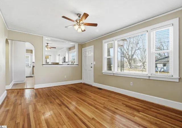 Photo 3 of Single family home for sale at 5 Lenore Dr, Greenville, SC 29617 | MLS# 1573841 | Listing updated on 2026-05-18