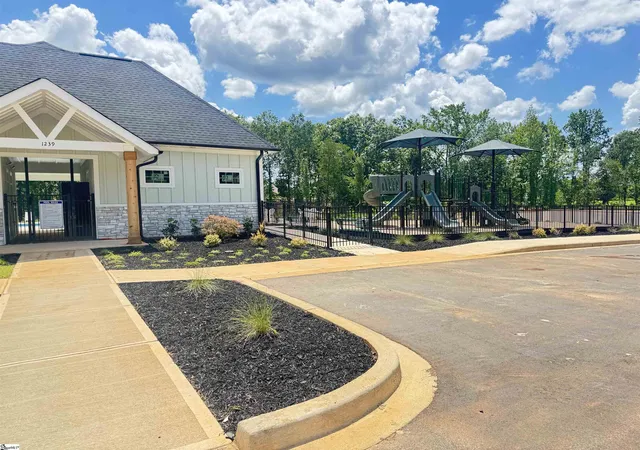 Photo 3 of Single family home for sale at 1129 Ogeechee Ct #Lot 23, Spartanburg, SC 29303 | MLS# 1601245 | Listing updated on 2026-08-25