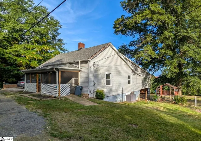 Photo 1 of Single family home for sale at 217 Railroad St, Pickens, SC 29671 | MLS# 1598436 | Listing updated on 2026-09-08