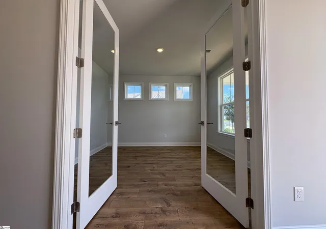 Photo 4 of Sale Pending at 200 Encampment Blvd, Simpsonville, SC 29681 | MLS# 1597546 | Listing updated on 2026-09-12