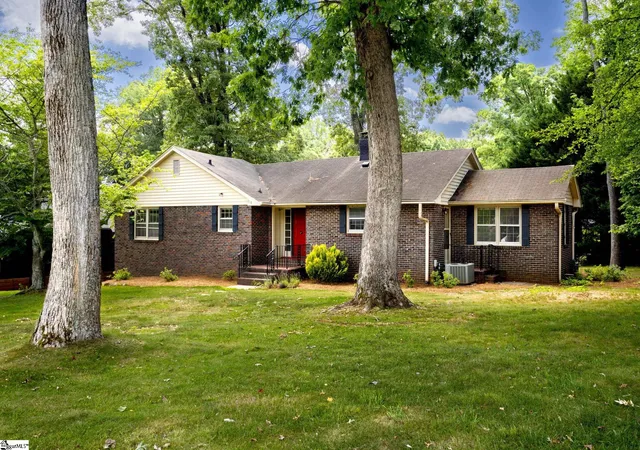 Photo 1 of Single family home for sale at 517 Dellwood Dr, Greenville, SC 29609 | MLS# 1596348 | Listing updated on 2026-08-08
