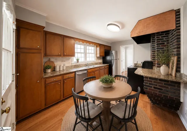 Photo 3 of Single family home for sale at 517 Dellwood Dr, Greenville, SC 29609 | MLS# 1596348 | Listing updated on 2026-08-08