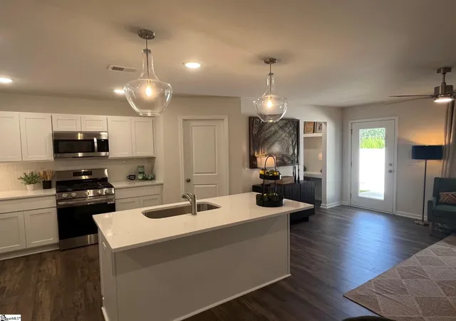 Photo 4 of Townhouse for sale at 116 Stonyway Ln, Easley, SC 29640 | MLS# 1599982 | Listing updated on 2026-09-18
