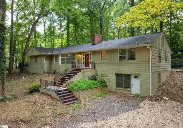 Photo 2 of Single family home for sale at 1020 Woodburn Rd, Spartanburg, SC 29302 | MLS# 1602194 | Listing updated on 2026-09-08