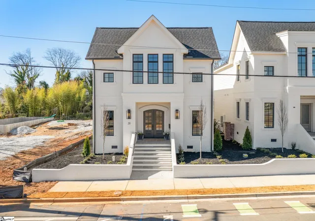 Photo 1 of Single family home for sale at 31 N Textile Ave, Greenville, SC 29611 | MLS# 1582442 | Listing updated on 2026-10-26