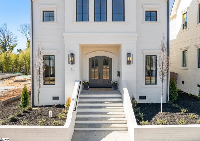 Photo 2 of Single family home for sale at 31 N Textile Ave, Greenville, SC 29611 | MLS# 1582442 | Listing updated on 2026-10-26