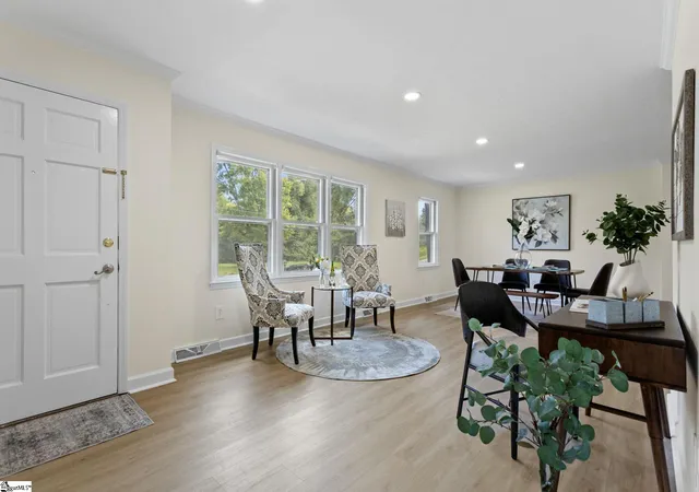 Photo 3 of Single family home for sale at 128 Colvin Rd, Greenville, SC 29615 | MLS# 1600129 | Listing updated on 2026-09-09