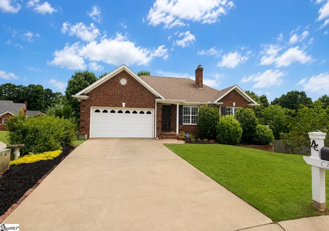 Homes for sale in Greer, SC | 14 St Thomas Ct, Greer, SC 29651 | MLS# 1583206
