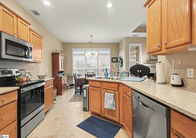 Photo 4 of Single family home for sale at 302 Stallion Rd, Greenville, SC 29617 | MLS# 1580142 | Listing updated on 2026-03-21