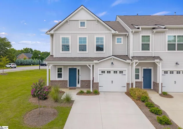 Photo 2 of Townhouse for sale at 203 Taylor Woods Ct, Greenville, SC 29607 | MLS# 1602401 | Listing updated on 2026-09-16