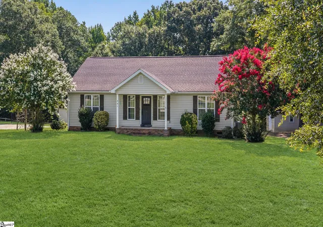 Homes for sale in Fountain Inn, SC | 351 Knickerbocker Estate Dr, Fountain Inn, SC 29644 | MLS# 1596657