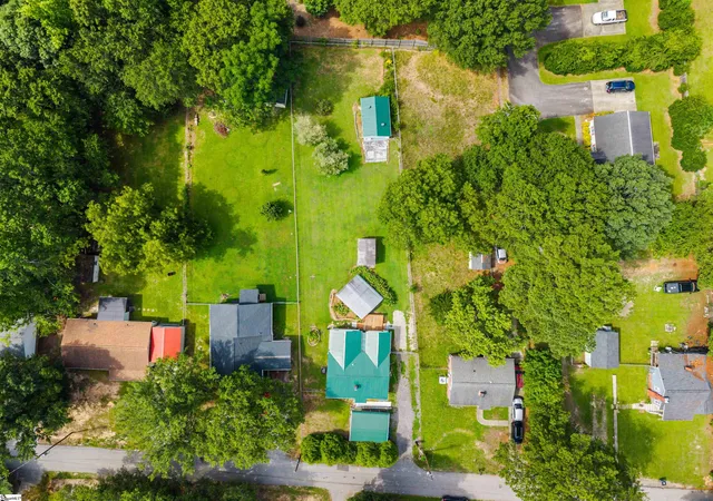 Photo 2 of Single family home for sale at 14 Hudson St, Taylors, SC 29687 | MLS# 1600569 | Listing updated on 2026-09-01