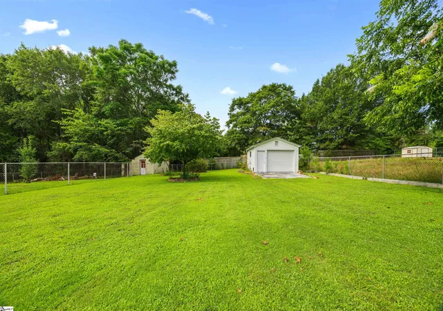 Photo 3 of Single family home for sale at 14 Hudson St, Taylors, SC 29687 | MLS# 1600569 | Listing updated on 2026-09-01