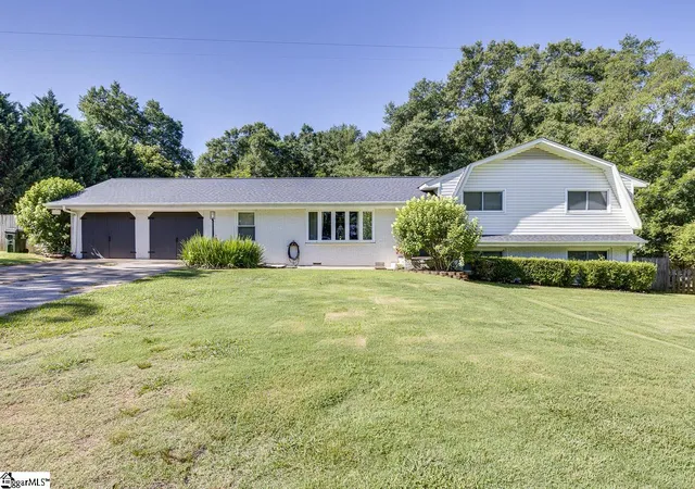 Homes for sale in Simpsonville, SC | 219 Mccall Rd, Simpsonville, SC 29680 | MLS# 1596039