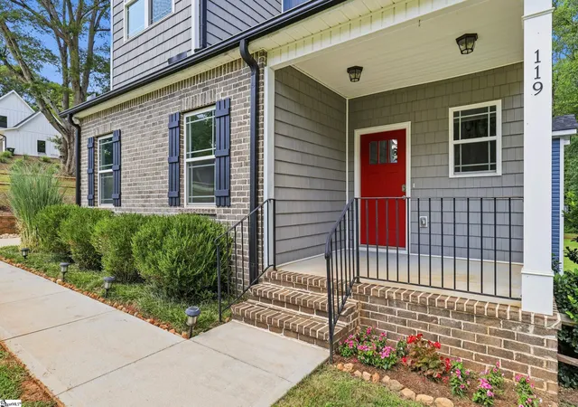 Photo 2 of Single family home for sale at 119 Howell Cir, Greenville, SC 29615 | MLS# 1597927 | Listing updated on 2026-08-12