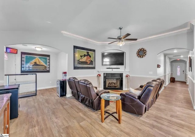 Photo 3 of Single family home for sale at 424 Timberwood Dr, Woodruff, SC 29388 | MLS# 1601281 | Listing updated on 2026-09-30