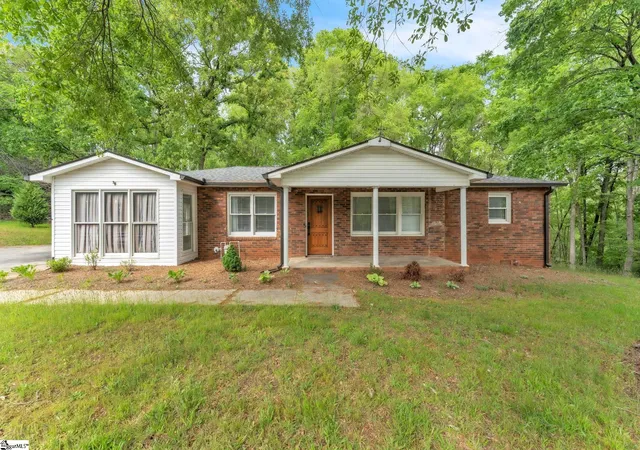 1st image of 4921 S Pine St, Spartanburg, SC 29302 | MLS# 1588848