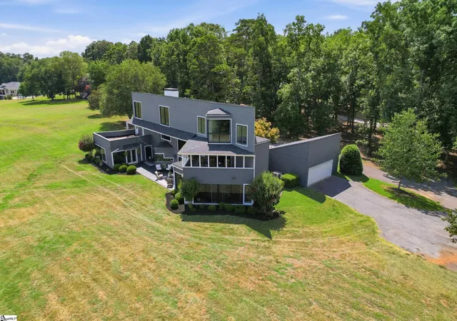 Photo 3 of Single family home for sale at 3008 Barefoot Trl, Anderson, SC 29621 | MLS# 1597482 | Listing updated on 2026-09-05
