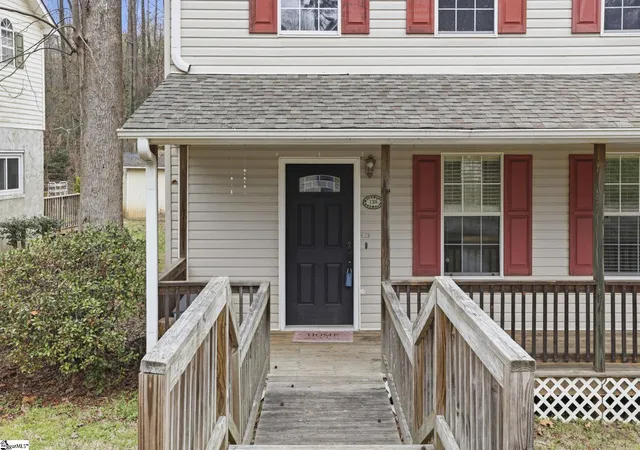Photo 2 of Single family home for sale at 1301 Winding Wy, Taylors, SC 29687 | MLS# 1596081 | Listing updated on 2026-06-26