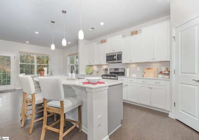 Photo 2 of Single family home for sale at 264 Double Crest Dr, Taylors, SC 29687 | MLS# 1596486 | Listing updated on 2026-07-31