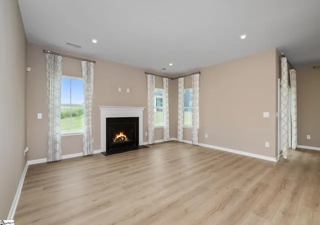 Photo 3 of Single family home for sale at 6010 Ives Ave, Spartanburg, SC 29307 | MLS# 1559846 | Listing updated on 2026-10-01