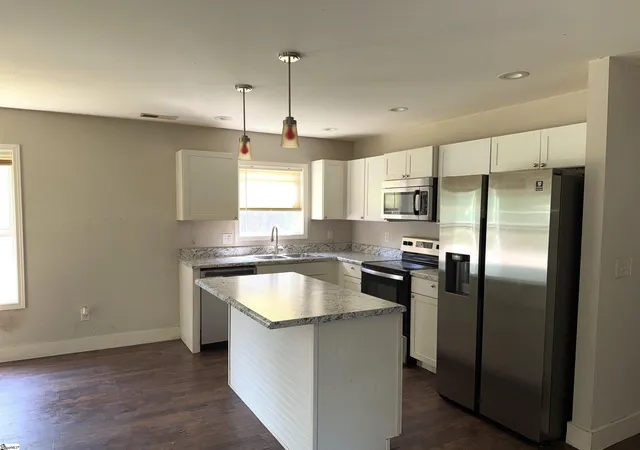 Homes for sale in Spartanburg, SC | 137 Miller Dr, Spartanburg, SC 29301 | MLS# 1597498