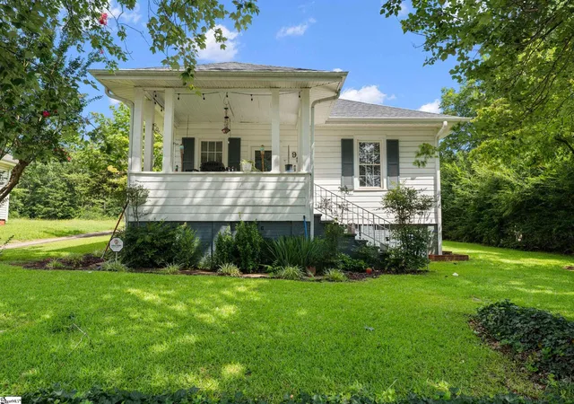 Photo 1 of Single family home for sale at 95 Lawrence St, Lyman, SC 29365 | MLS# 1599808 | Listing updated on 2026-08-17