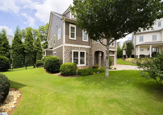 Photo 1 of Single family home for sale at 3 Wild Indigo Cir, Greenville, SC 29607 | MLS# 1595518 | Listing updated on 2026-09-18