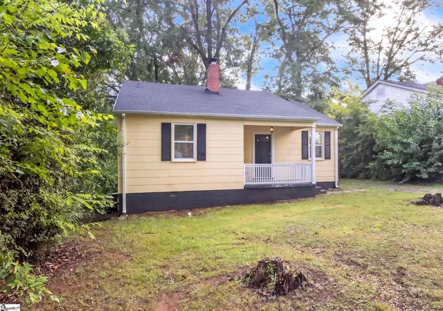 Photo 2 of Single family home for sale at 112 Cornell St, Spartanburg, SC 29306 | MLS# 1600800 | Listing updated on 2026-08-14