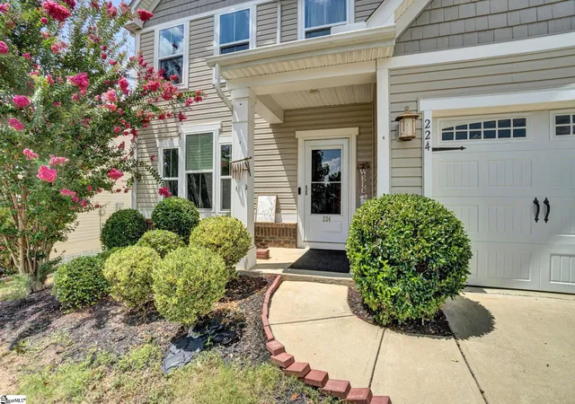 Photo 3 of Single family home for sale at 224 Sandusky Ln, Simpsonville, SC 29680 | MLS# 1599023 | Listing updated on 2026-08-19