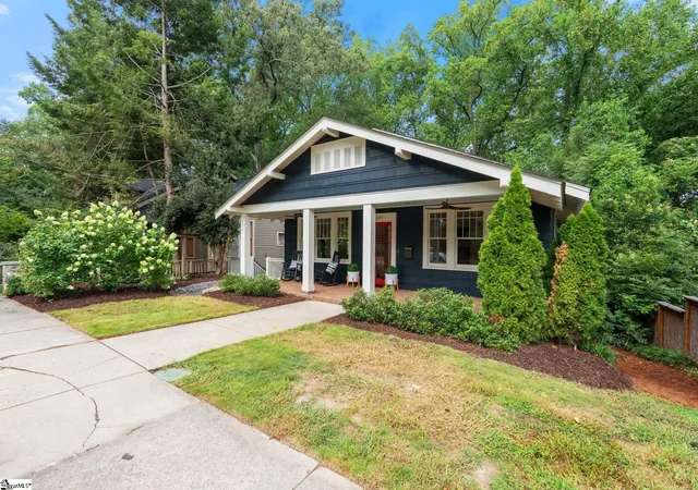 Photo 3 of Single family home for sale at 105 Vannoy St, Greenville, SC 29601 | MLS# 1587778 | Listing updated on 2026-08-07