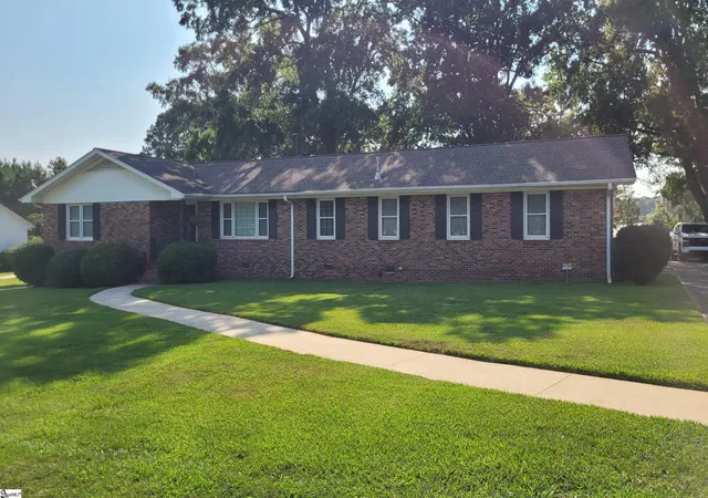 Photo 1 of Single family home for sale at 105 Blakely Ave, Laurens, SC 29360 | MLS# 1599544 | Listing updated on 2026-09-04