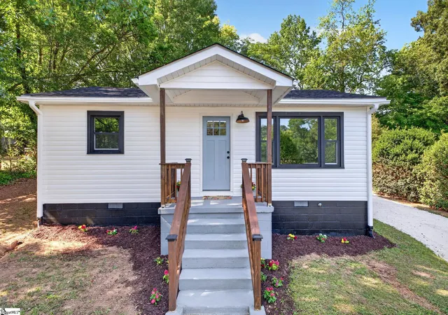 1st image of 451 Sunnyside Cir, Greer, SC 29651 | MLS# 1596602