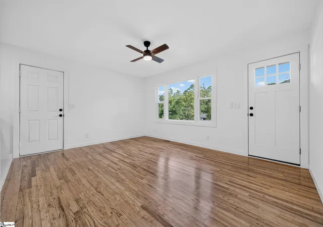 5th image of 451 Sunnyside Cir, Greer, SC 29651 | MLS# 1596602