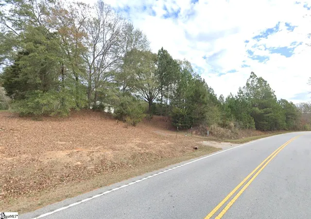 Photo 1 of Sale Pending at 626 New Harrison Bridge Rd, Simpsonville, SC 29680 | MLS# 1560995 | Listing updated on 2026-07-07