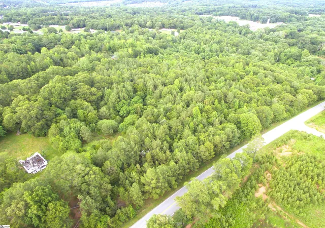 Photo 2 of Sale Pending at 626 New Harrison Bridge Rd, Simpsonville, SC 29680 | MLS# 1560995 | Listing updated on 2026-07-07