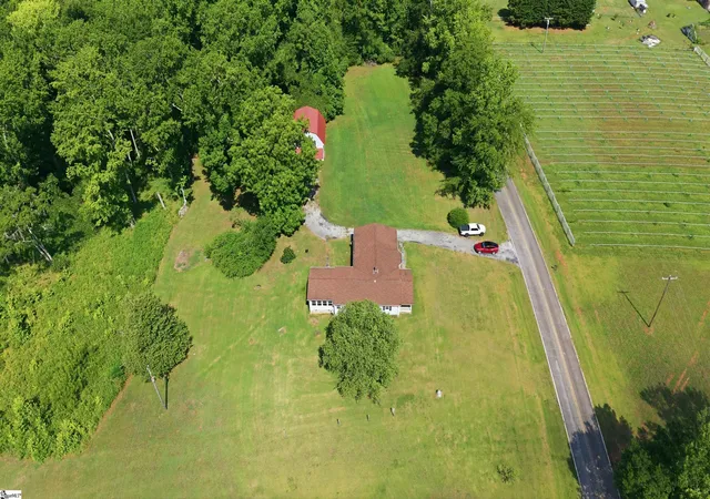 Photo 3 of Sale Pending at 3497 Poplar Springs Rd, Ware Shoals, SC 29692 | MLS# 1598116 | Listing updated on 2026-09-10