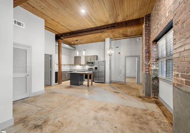 4th image of 806 Grn Ave, Greenville, SC 29605