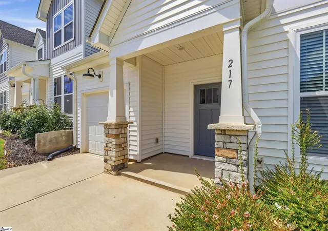 Photo 2 of Townhouse for sale at 217 Woodhouse Wy, Greenville, SC 29605 | MLS# 1597984 | Listing updated on 2026-08-26